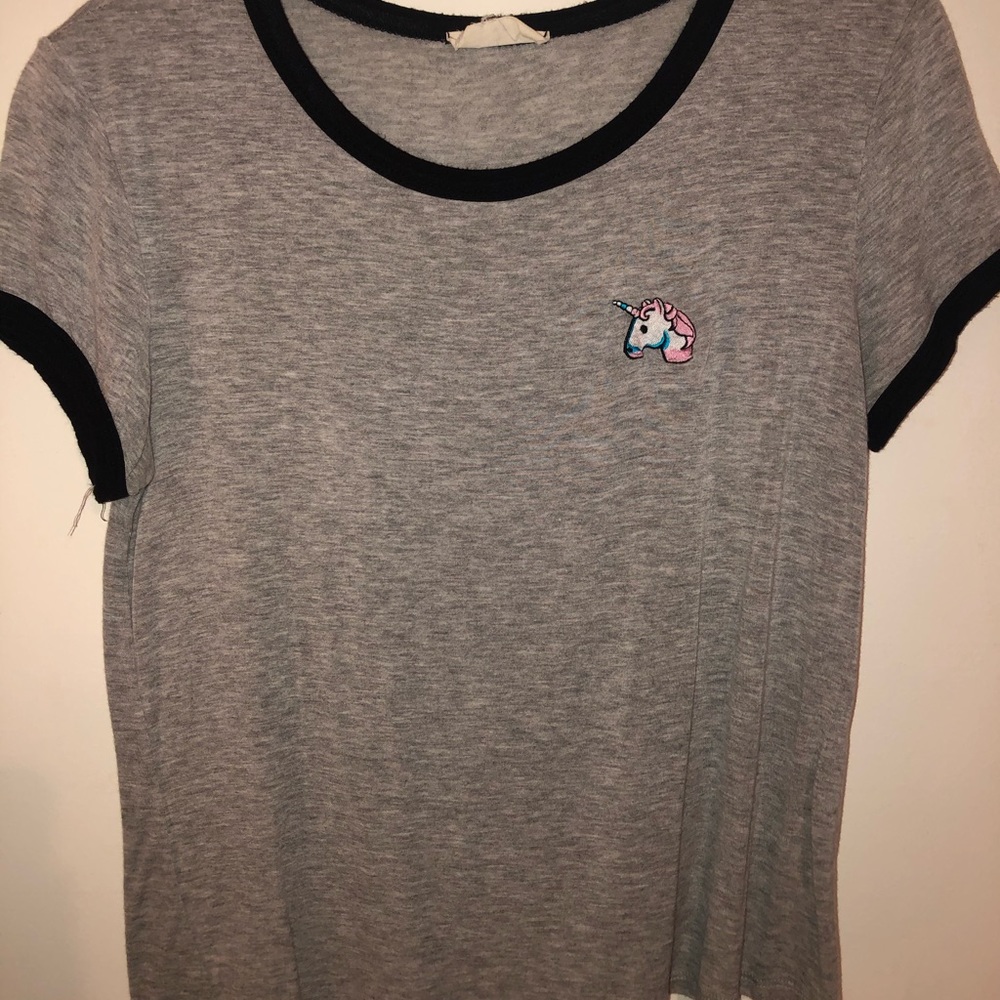 Grey tee